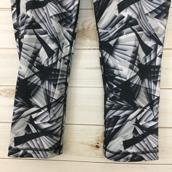 * Danskin Black/White/Grey Athletic Capris, Size Small - Picture 3 of 7